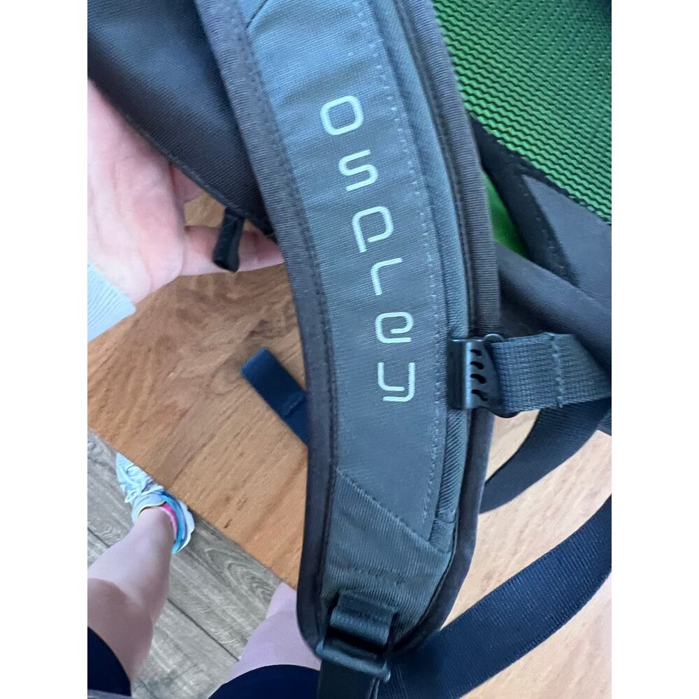 Osprey Meridian Detachable Day Pack Backpack Very Nice Camping Travel - Picture 8 of 8